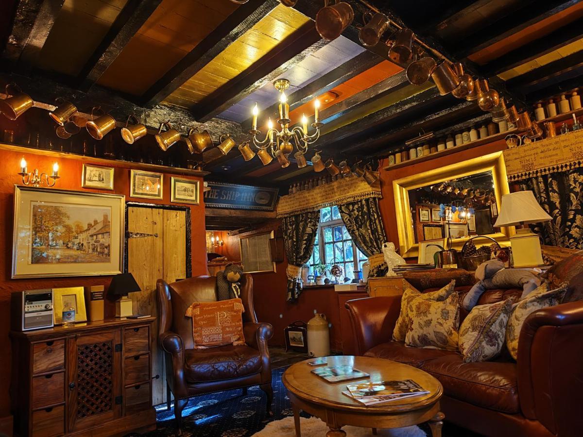 Wizards Thatch Luxury Suites Alderley Edge Exterior foto