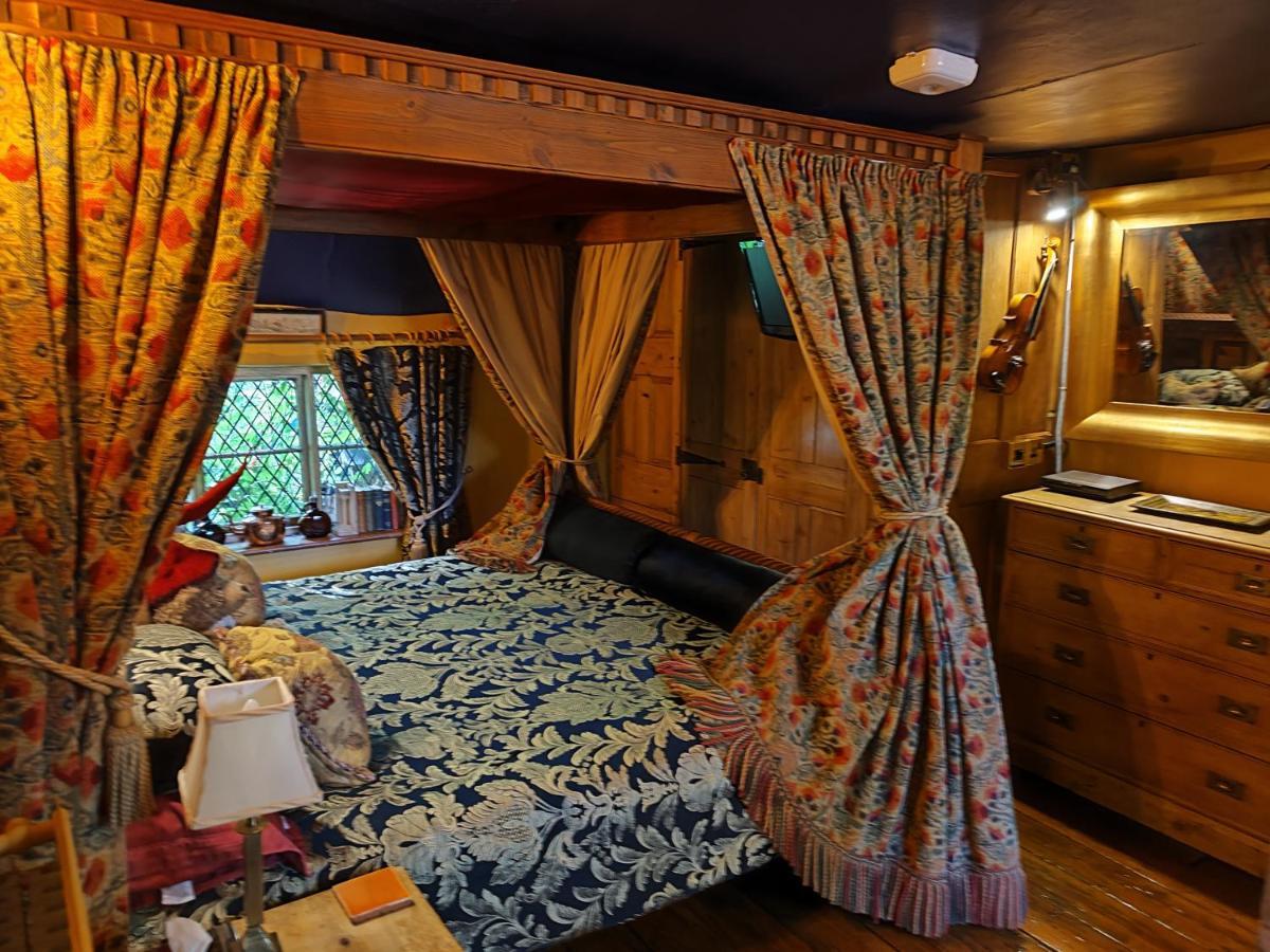Wizards Thatch Luxury Suites Alderley Edge Exterior foto