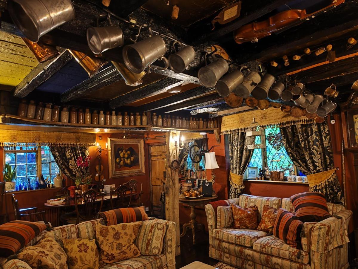 Wizards Thatch Luxury Suites Alderley Edge Exterior foto